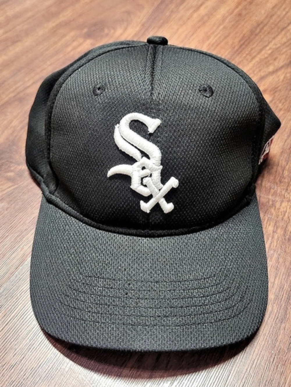YOUTH White Sox 9FORTY Black & White Like New